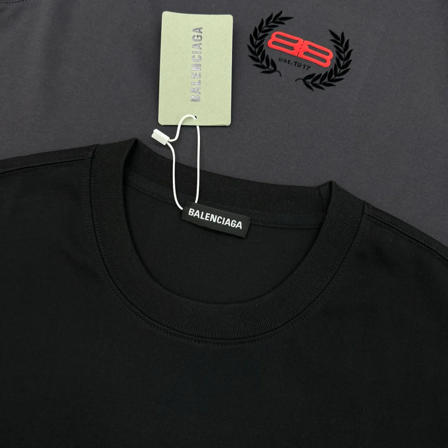 ⚜️Balenciag* New Arrival 🎽 ， . . . . ， 32 240g . Breathable！ ， . ！ ：Black.White.Gray.Sizes：S-3XL ❗️（175/145 L）